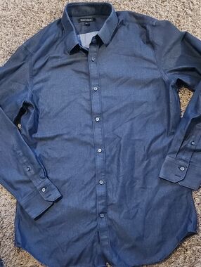 Banana Republic Men's Navy Blue Long-Sleeve Dress Shirt